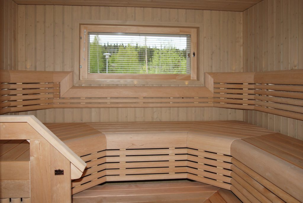 Puinen puhdas sauna